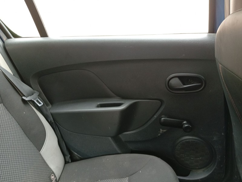 Recambio de guarnecido puerta trasera izquierda para dacia sandero ii (b8_) tce 90 lpg (b8m1) referencia OEM IAM 829A15415R  