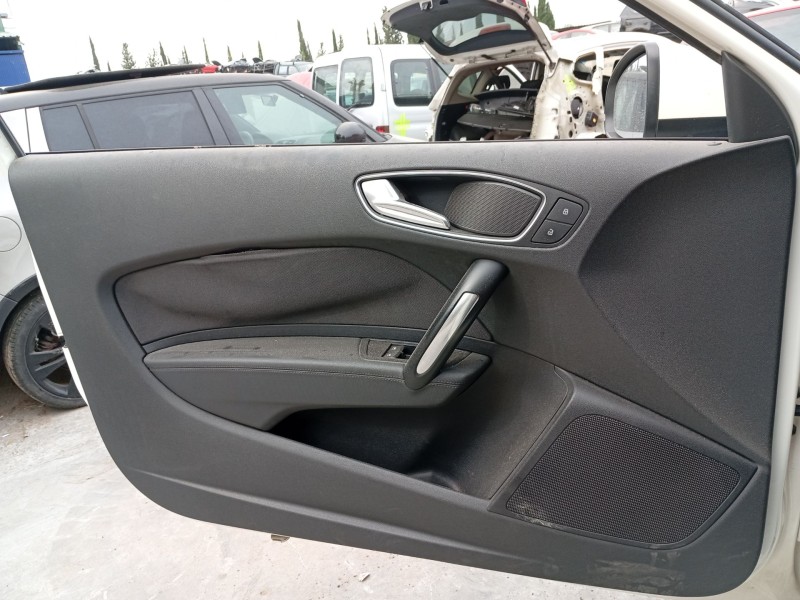 Recambio de guarnecido puerta delantera izquierda para audi a1 (8x1, 8xk) 1.6 tdi referencia OEM IAM 8X3867117  