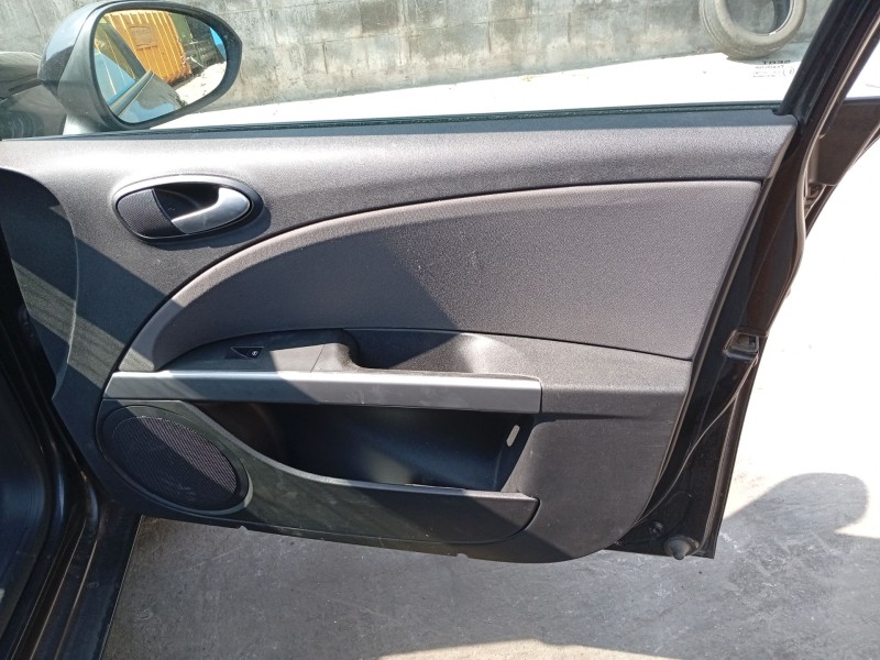 Recambio de guarnecido puerta delantera derecha para seat leon (1p1) 1.4 tsi referencia OEM IAM 1P0867012  