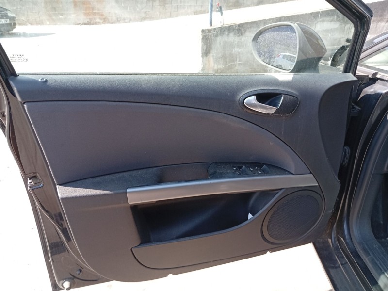 Recambio de guarnecido puerta delantera izquierda para seat leon (1p1) 1.4 tsi referencia OEM IAM 1P0867011  