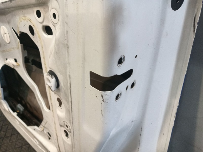 Recambio de puerta delantera derecha para citroën c4 picasso ii 1.6 bluehdi 120 referencia OEM IAM 9801572480  