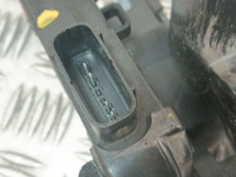 Recambio de cerradura puerta trasera derecha para hyundai ix20 (jc) 1.4 referencia OEM IAM 814201K000 814201K020 