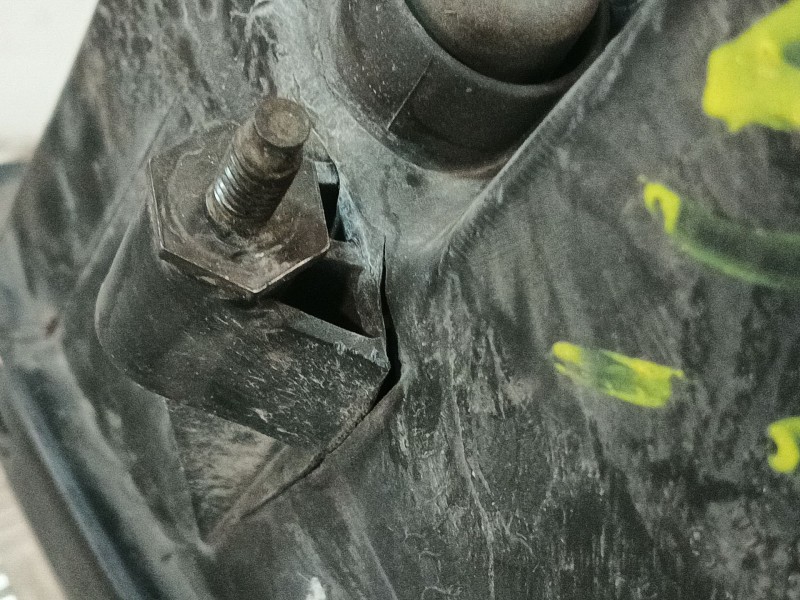 Recambio de faro izquierdo para kia rio ii (jb) 1.5 crdi referencia OEM IAM 921011G030  