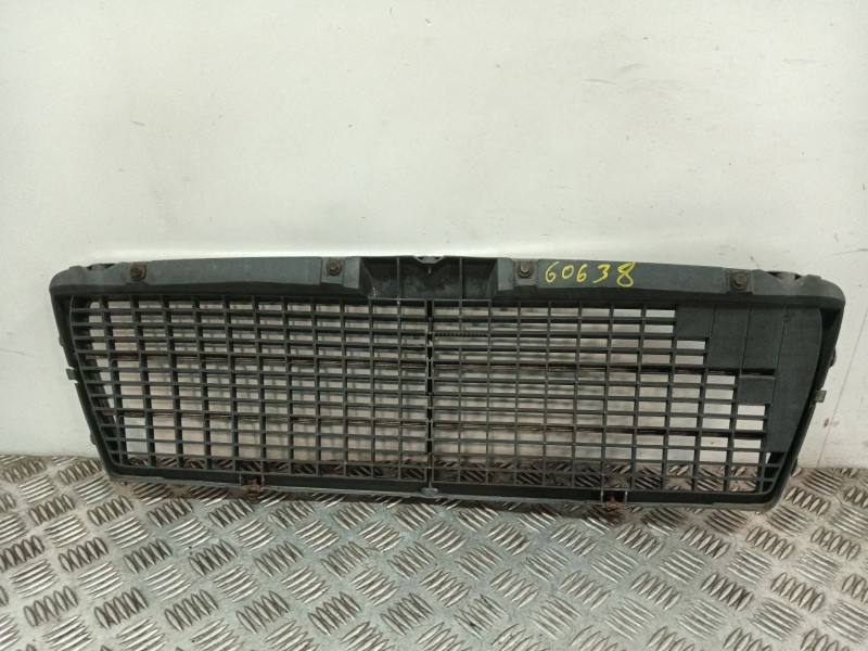 Recambio de rejilla delantera para mercedes-benz clase e (w210) e 280 (210.053) referencia OEM IAM 2108880023  
