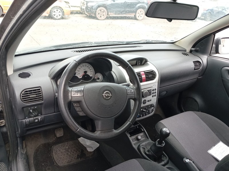 opel corsa c (x01) del año 2005