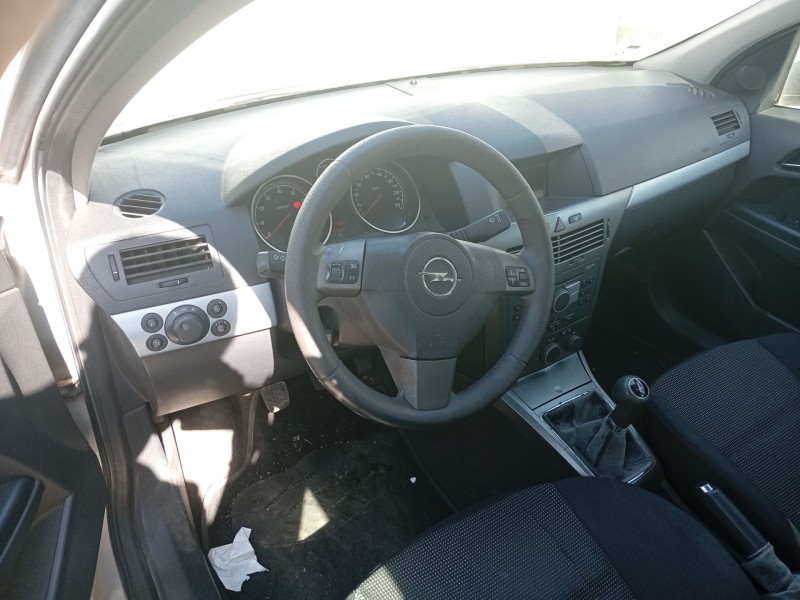 Recambio de caja reles / fusibles para opel astra h (a04) 1.6 (l48) referencia OEM IAM 13208748  