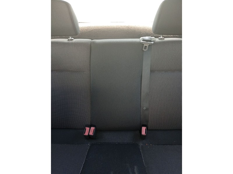 Recambio de cinturon seguridad trasero central para opel astra h (a04) 1.6 (l48) referencia OEM IAM 13242332  