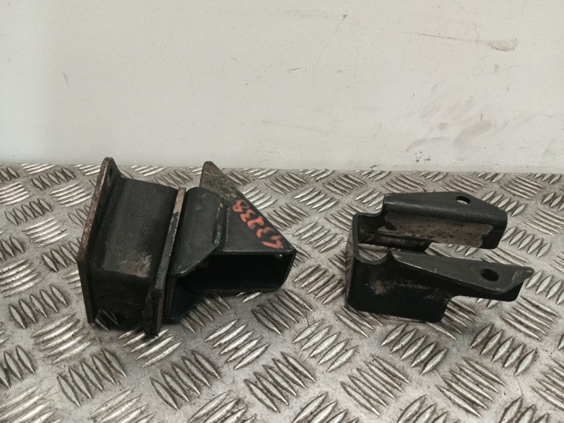 Recambio de soporte motor para mitsubishi pajero 2.5d referencia OEM IAM MB007023  
