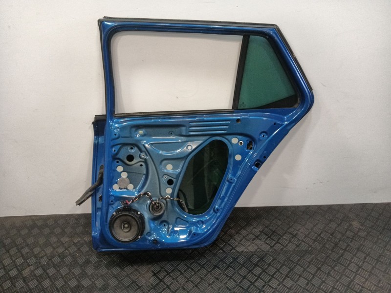 Recambio de puerta trasera derecha para skoda fabia iii (nj3) 1.0 tsi referencia OEM IAM 6V9833056A  