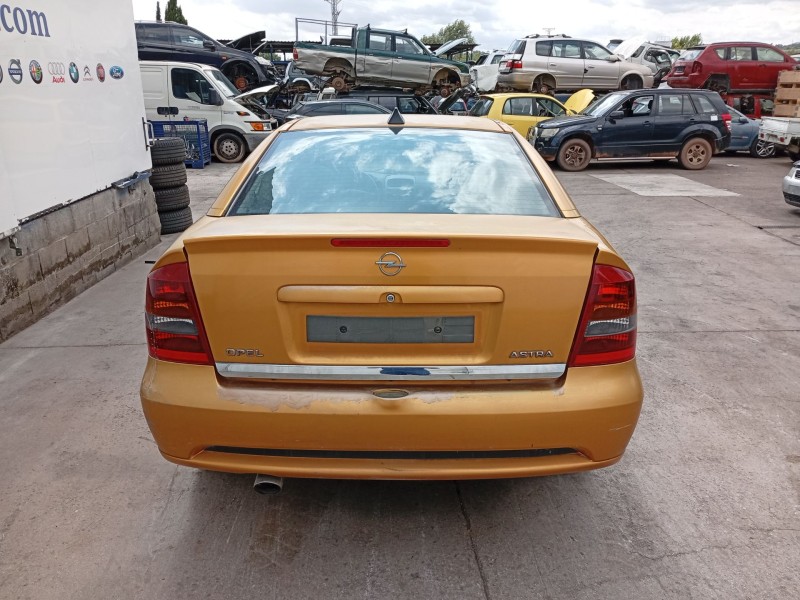 opel astra g coupé (t98) del año 2001