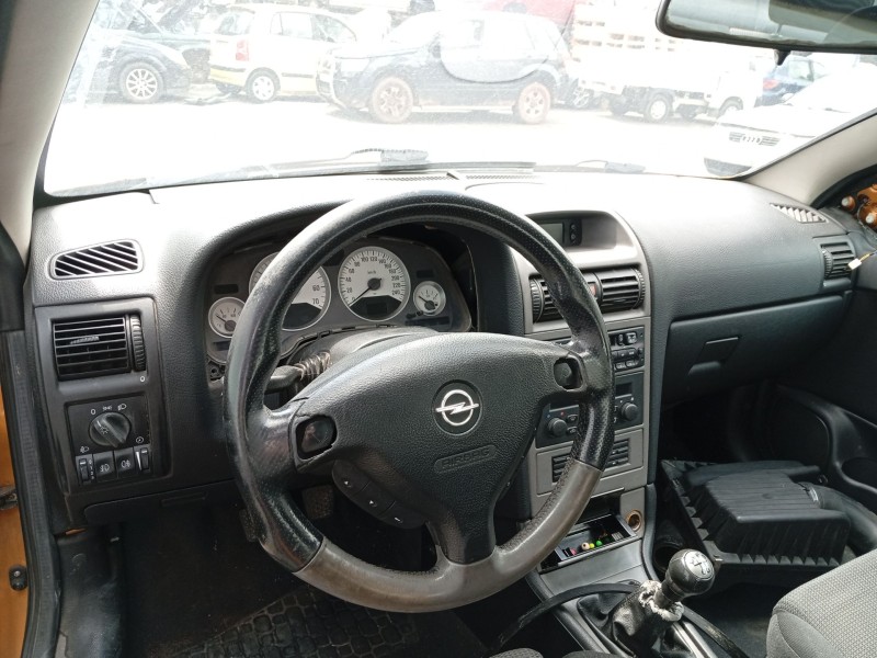 opel astra g coupé (t98) del año 2001