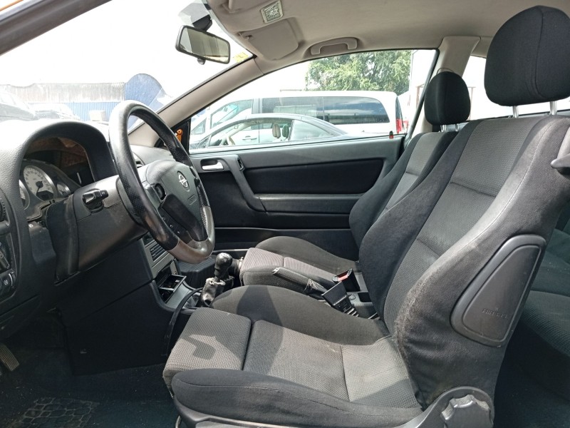 opel astra g coupé (t98) del año 2001