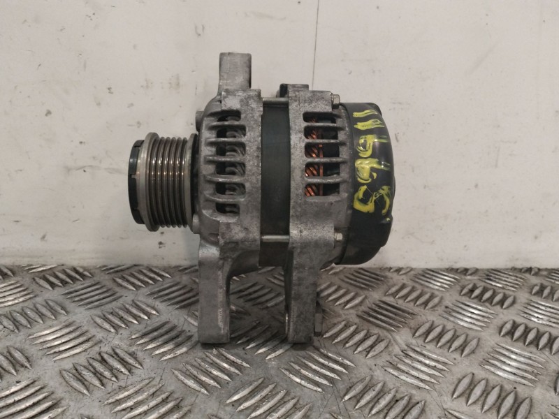 Recambio de alternador para peugeot 108 1.0 vti referencia OEM IAM 270600Q180 1612352180 TG1042109810