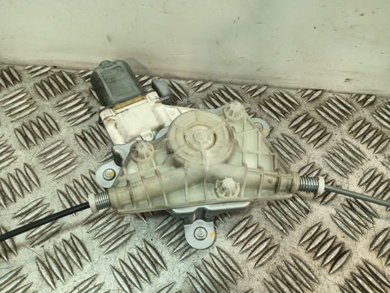 Recambio de elevalunas delantero izquierdo para hyundai h350 furgoneta 2.5 crdi referencia OEM IAM 8240359010 8240159010 