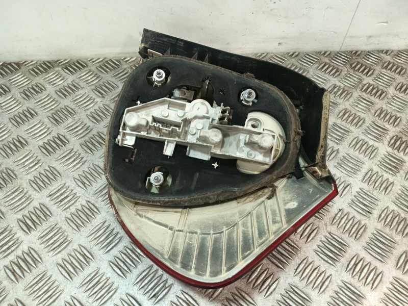 Recambio de piloto trasero izquierdo para bmw 1 (e81) 118 d referencia OEM IAM 63216924501 716435505 