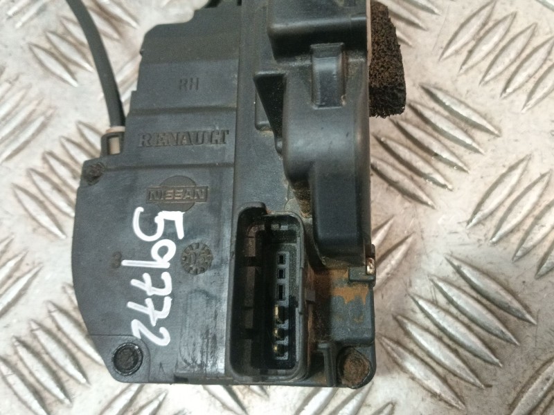 Recambio de cerradura puerta trasera derecha para nissan micra iii (k12) 1.4 16v referencia OEM IAM 82500AX111  