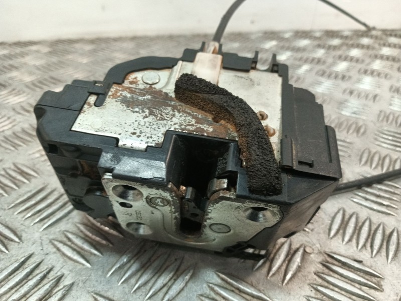 Recambio de cerradura puerta trasera derecha para nissan micra iii (k12) 1.4 16v referencia OEM IAM 82500AX111  