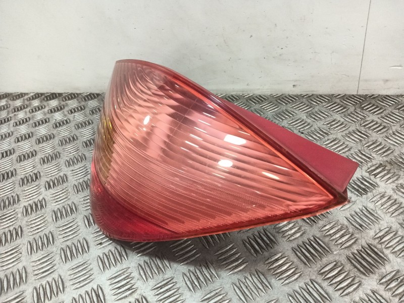 Recambio de piloto trasero derecho para opel tigra twintop (x04) 1.8 (r97) referencia OEM IAM 93164330 93164329 