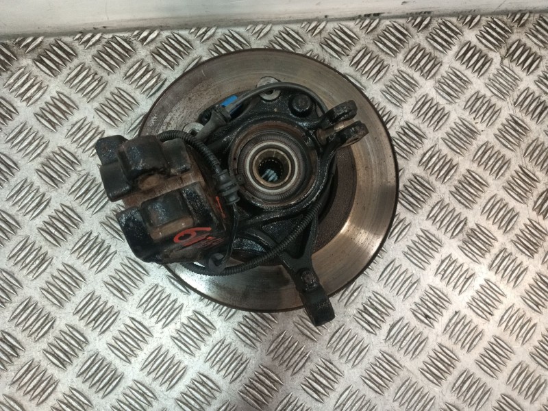 Recambio de mangueta delantera izquierda para citroën c4 cactus 1.2 vti 82 referencia OEM IAM 1607557480  