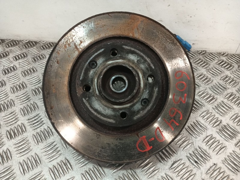 Recambio de mangueta delantera derecha para citroën c4 cactus 1.2 vti 82 referencia OEM IAM 1607557580  