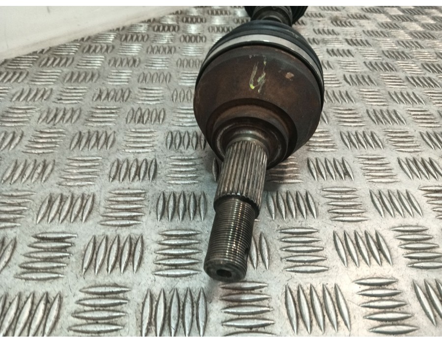 Recambio de transmision delantera derecha para nissan qashqai i (j10, nj10) 2.0 dci referencia OEM IAM 39100JD72B  
