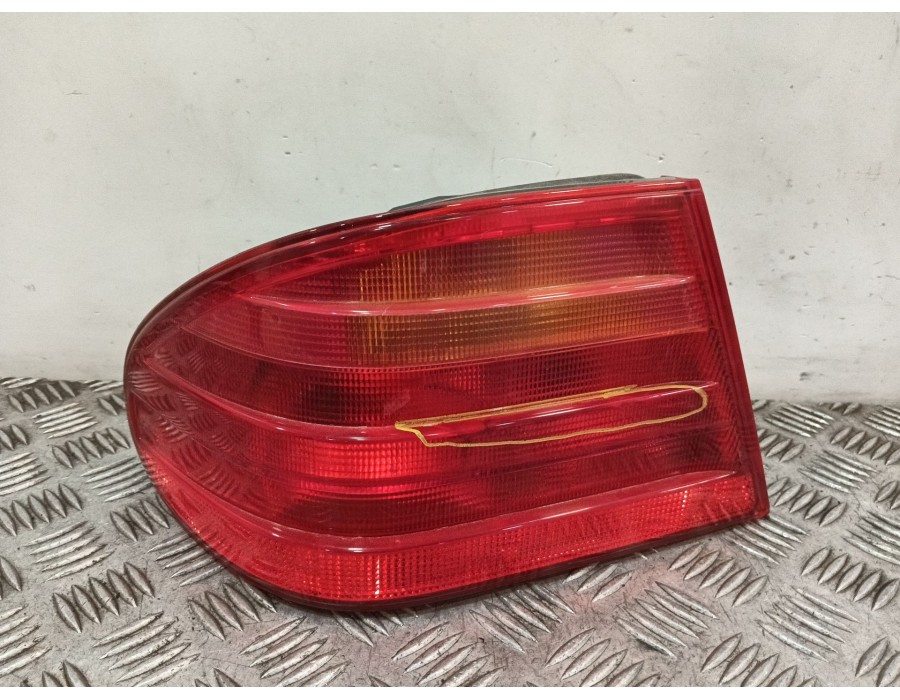 Recambio de piloto trasero izquierdo para mercedes-benz clase e (w210) e 280 (210.053) referencia OEM IAM A2108204364  
