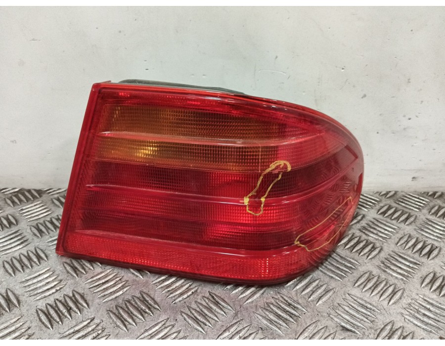 Recambio de piloto trasero derecho para mercedes-benz clase e (w210) e 280 (210.053) referencia OEM IAM 197042  