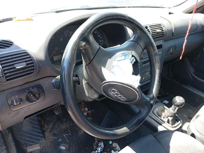 Recambio de volante para audi a3 (8l1) 1.9 tdi referencia OEM IAM 8L0880201C  
