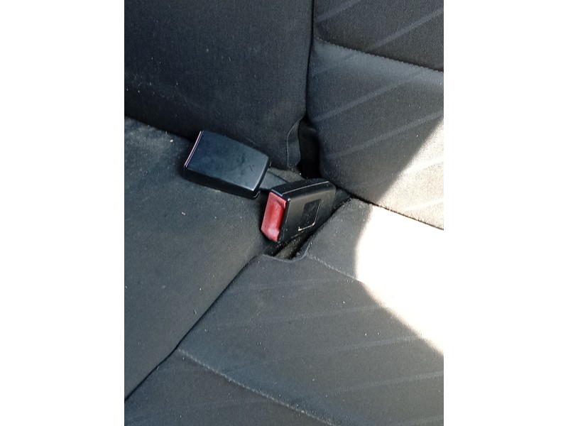 Recambio de enganche cinturon trasero izquierdo para audi a3 (8l1) 1.9 tdi referencia OEM IAM 8L085773901C  