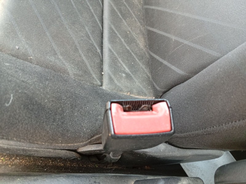 Recambio de enganche cinturon delantero derecho para audi a3 (8l1) 1.9 tdi referencia OEM IAM 8L0857756D  