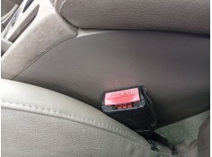 Recambio de enganche cinturon delantero izquierdo para renault megane ii coupé-cabriolet (em0/1_) 1.9 dci referencia OEM IAM 820