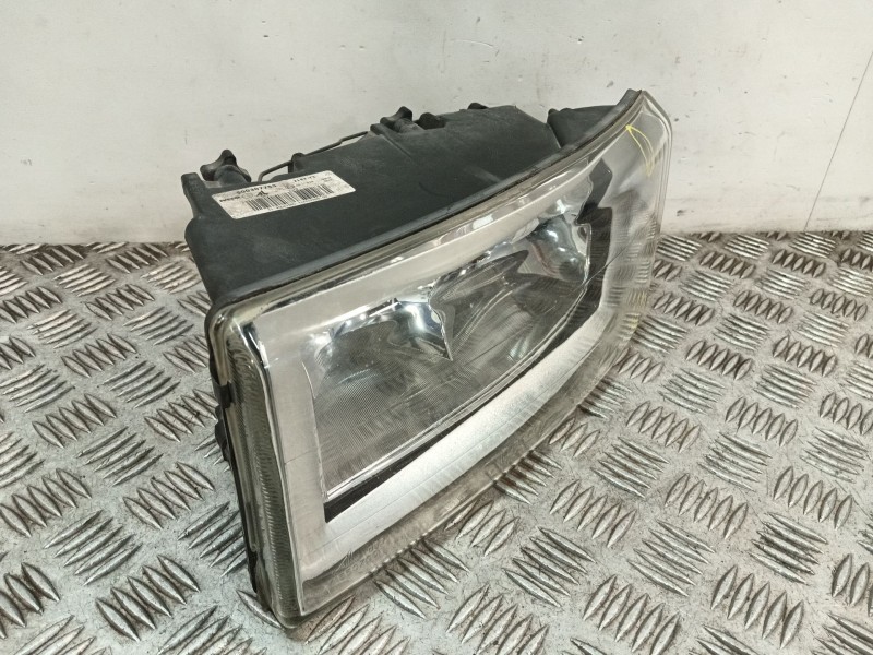 Recambio de faro izquierdo para iveco daily iii furgoneta 35 c 14 referencia OEM IAM 500307755  