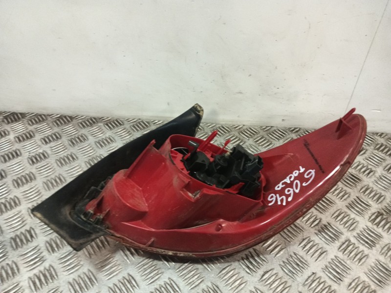 Recambio de piloto trasero izquierdo para peugeot 206 hatchback (2a/c) 1.4 i referencia OEM IAM 6350S0  