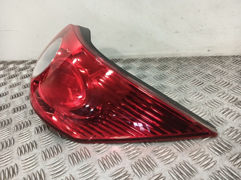 Recambio de piloto trasero derecho para renault megane ii coupe/cabrio 2.0 referencia OEM IAM 8200142687  