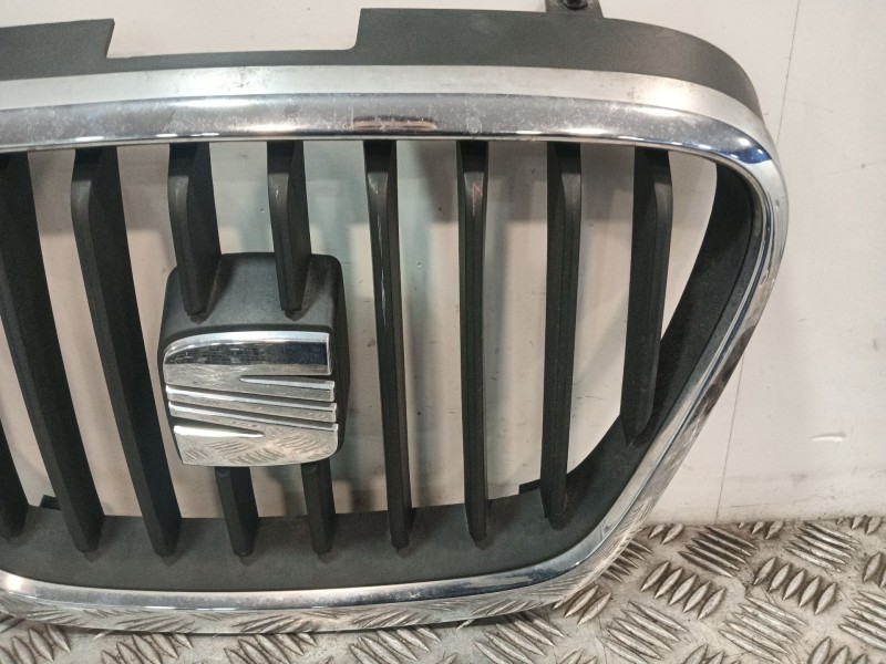 Recambio de rejilla delantera para seat altea (5p1) 1.6 tdi referencia OEM IAM 5P0853679A  