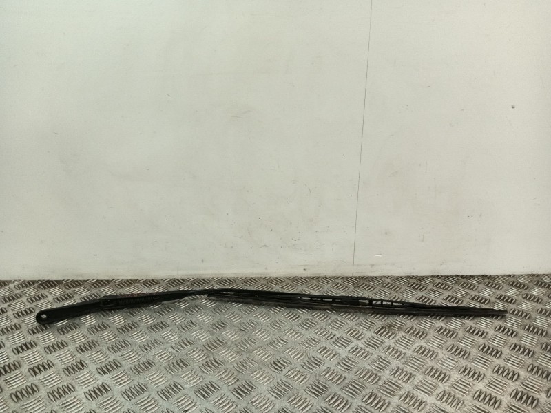 Recambio de brazo limpia delantero derecho para renault master iii master iii referencia OEM IAM 8200734777C  