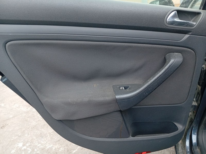 Recambio de guarnecido puerta trasera izquierda para volkswagen golf v (1k1) 1.6 referencia OEM IAM 1K6867211EM  