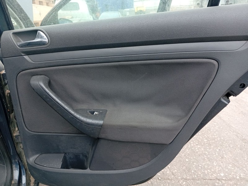 Recambio de guarnecido puerta trasera derecha para volkswagen golf v (1k1) 1.6 referencia OEM IAM 1K6867212  