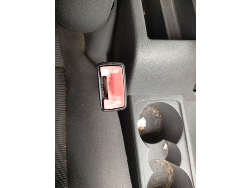 Recambio de enganche cinturon delantero derecho para volkswagen golf v (1k1) 1.6 referencia OEM IAM 1K4857756C  