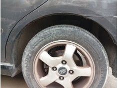 Recambio de paso de rueda trasero izquierdo para kia cerato i hatchback (ld) 2.0 crdi referencia OEM IAM 868233U000  