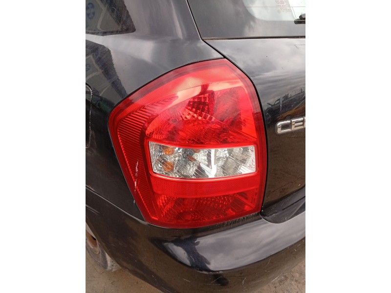 Recambio de piloto trasero izquierdo para kia cerato i hatchback (ld) 2.0 crdi referencia OEM IAM 924012F210  