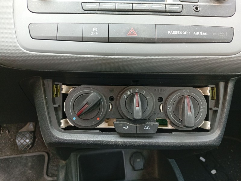 Recambio de mando climatizador para seat ibiza iv sc (6j1, 6p5) 1.2 referencia OEM IAM 6J0820045  