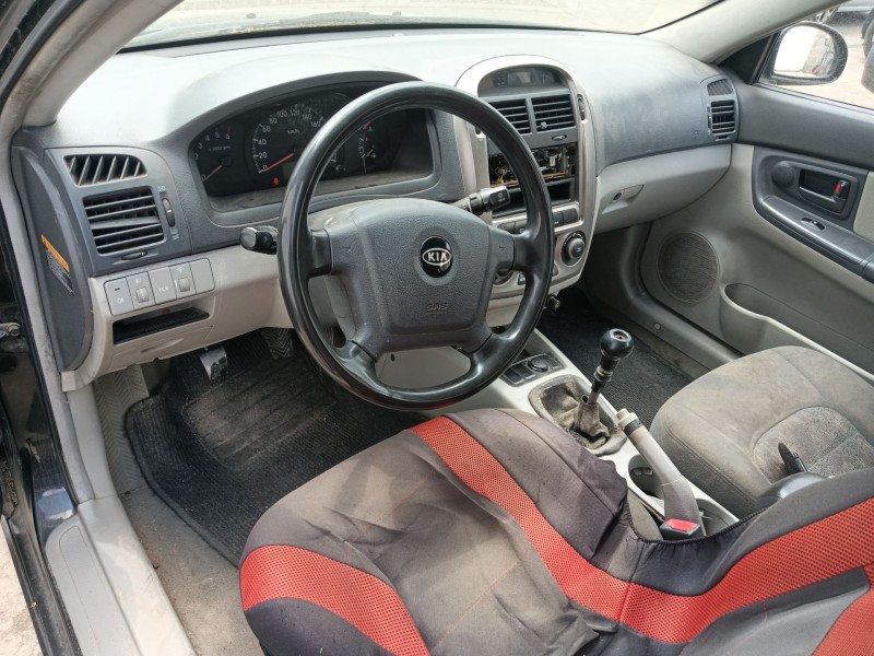 kia cerato i hatchback (ld) del año 2004