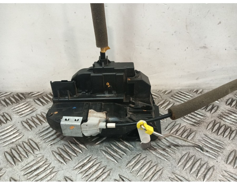 Recambio de cerradura puerta delantera izquierda para renault kadjar (ha_, hl_) 1.6 dci 130 referencia OEM IAM 805004EA2B  