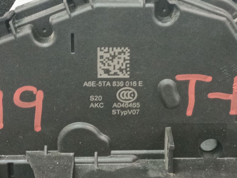 Recambio de cerradura puerta trasera izquierda para skoda fabia iii (nj3) 1.0 tsi referencia OEM IAM A6E5TA839016E  