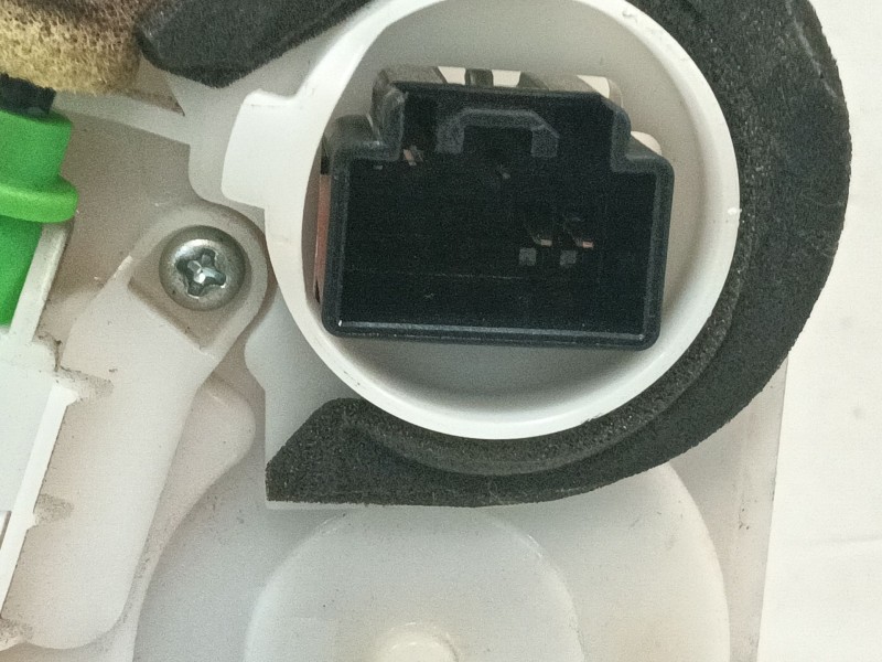 Recambio de cerradura puerta trasera derecha para mazda 3 lim. (bl) referencia OEM IAM BBM472310A  