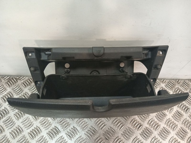 Recambio de guantera para iveco daily vi furgoneta 35s18, 35c18, 40c18, 50c18, 60c18, 65c18, 70c18 referencia OEM IAM 5801544529