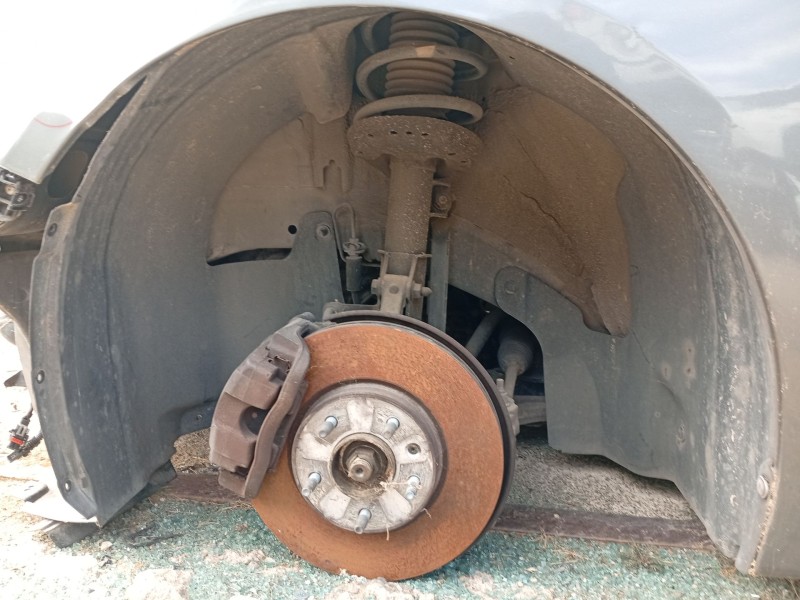 Recambio de paso de rueda delantero izquierdo para chevrolet cruze (j300) 2.0 cdi referencia OEM IAM 95953136  