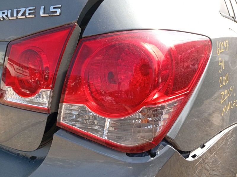 Recambio de piloto trasero derecho para chevrolet cruze (j300) 2.0 cdi referencia OEM IAM 95039731  