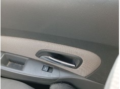 Recambio de maneta interior trasera izquierda para chevrolet cruze (j300) 2.0 cdi referencia OEM IAM 95022964  